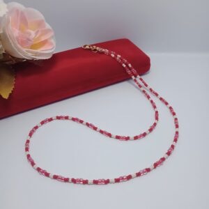 Collar Rojo, beige y transparencia en rojo